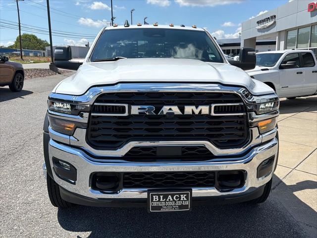 2026 RAM 5500 Chassis RAM 5500 TRADESMAN CHASSIS CREW CAB 4X4 84 CA