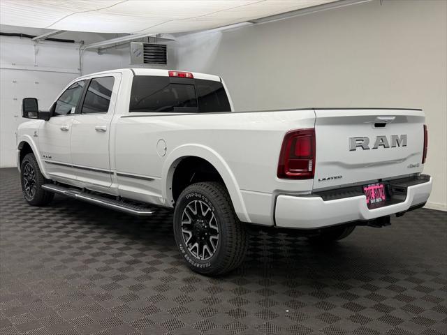 2026 RAM 3500 RAM 3500 LIMITED CREW CAB 4X4 8 BOX