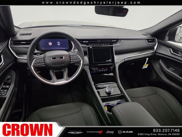 2026 Jeep Grand Cherokee Laredo 4x2