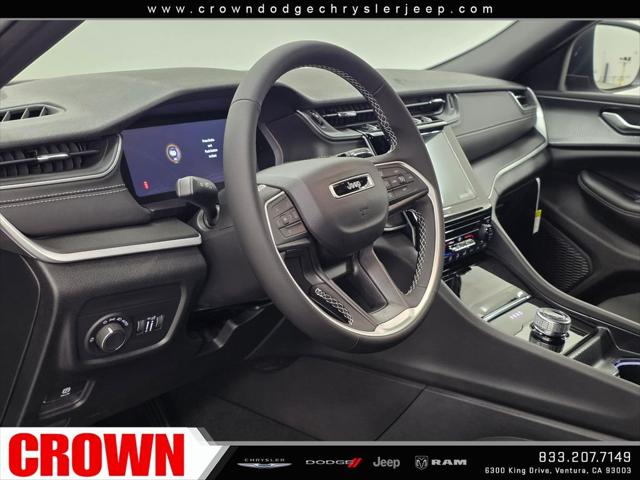 2026 Jeep Grand Cherokee Laredo 4x2