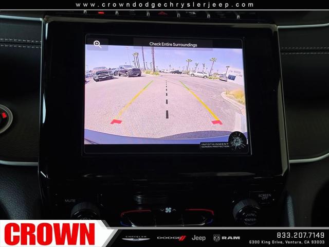 2026 Jeep Grand Cherokee Laredo 4x2