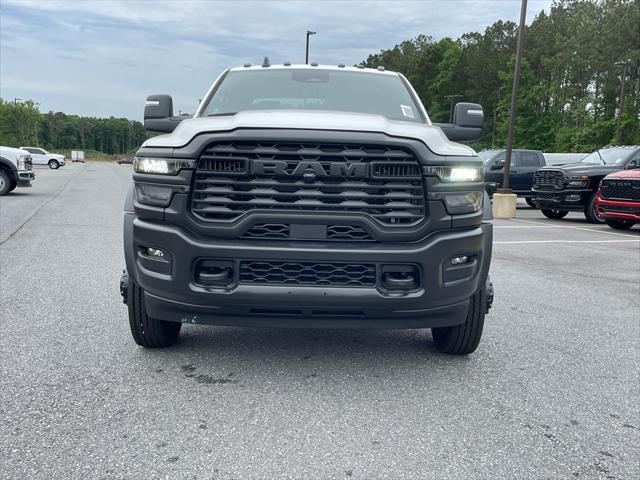 2026 RAM Ram 5500 Chassis Cab RAM 5500 TRADESMAN CHASSIS CREW CAB 4X4 84 CA 2026 RAM Ram 5500 Chassis Cab RAM 5500 TRADESMAN CHASSIS CREW CAB 4X4 84 CA