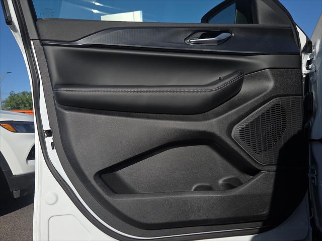 2026 Jeep Grand Cherokee Laredo 4x2