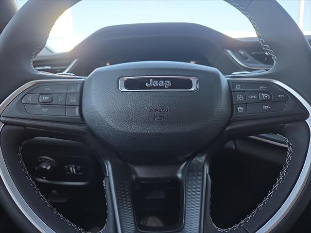 2026 Jeep Grand Cherokee Laredo 4x2