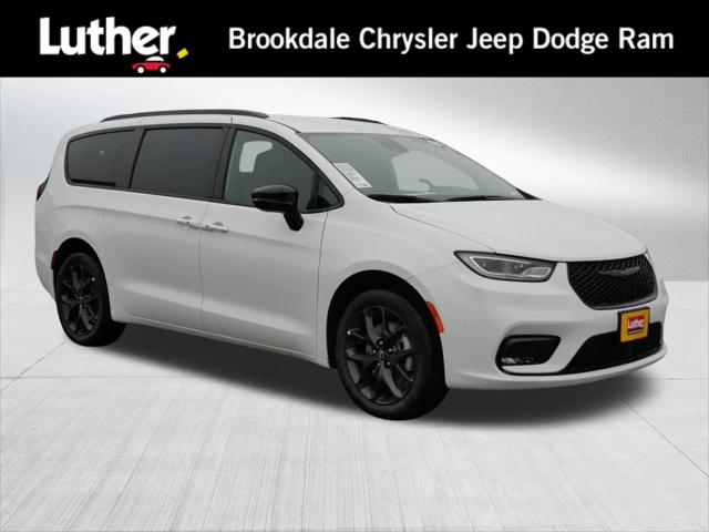 2026 Chrysler Pacifica PACIFICA SELECT AWD