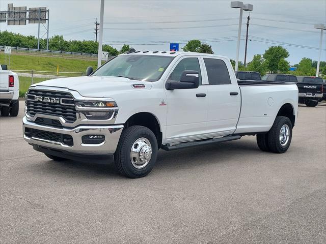 2026 RAM Ram 3500 RAM 3500 TRADESMAN CREW CAB 4X4 8 BOX