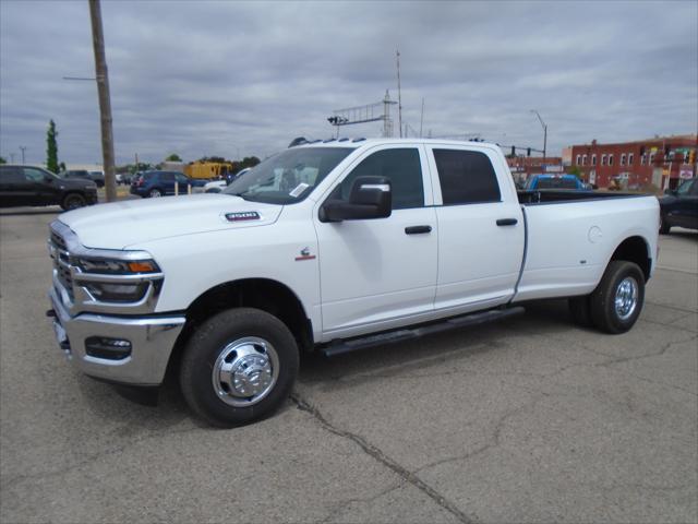 2026 RAM Ram 3500 RAM 3500 TRADESMAN CREW CAB 4X4 8 BOX