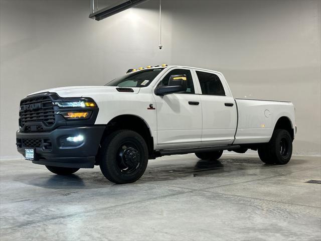 2026 RAM Ram 3500 RAM 3500 TRADESMAN CREW CAB 4X4 8 BOX