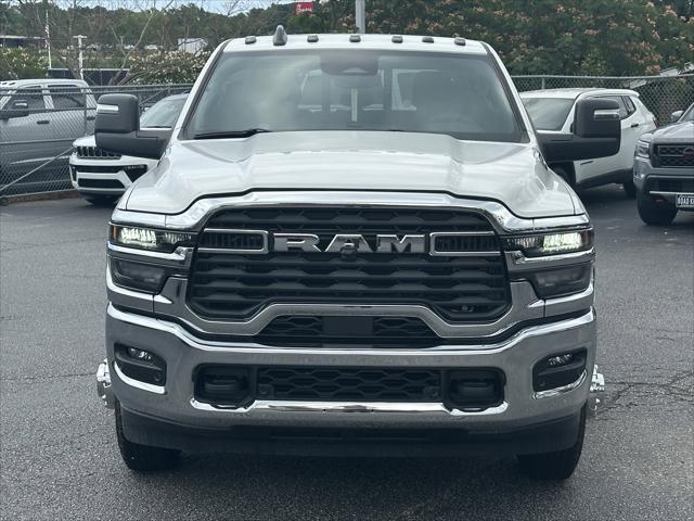 2026 RAM Ram 3500 RAM 3500 TRADESMAN CREW CAB 4X4 8 BOX