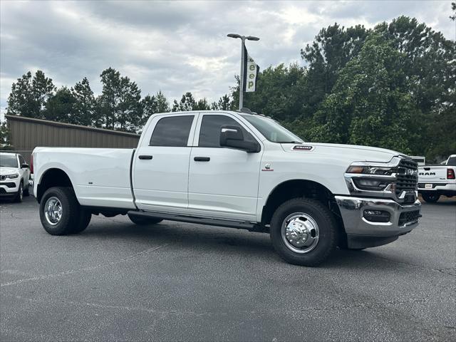 2026 RAM Ram 3500 RAM 3500 TRADESMAN CREW CAB 4X4 8 BOX