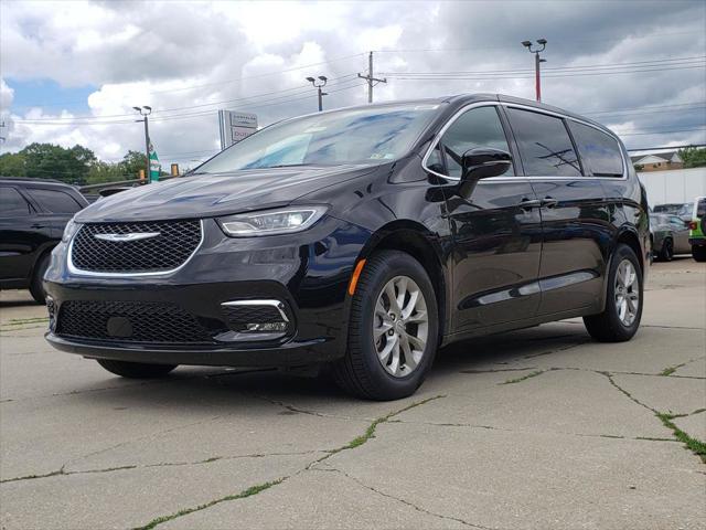 2026 Chrysler Pacifica Select AWD
