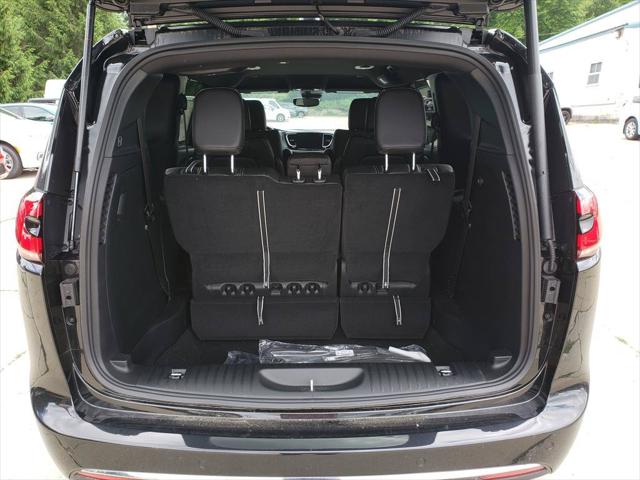 2026 Chrysler Pacifica Select AWD