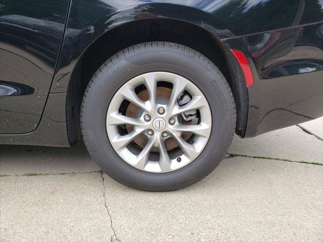 2026 Chrysler Pacifica Select AWD