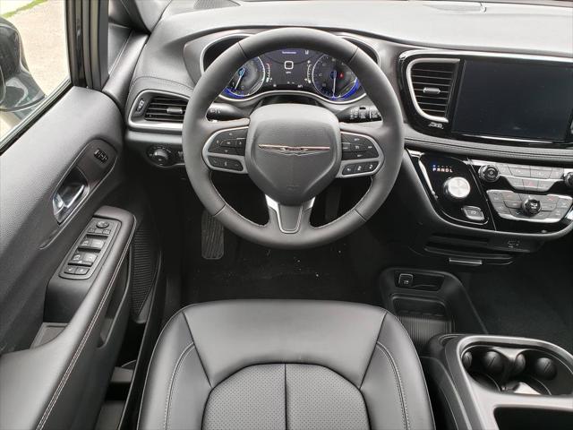 2026 Chrysler Pacifica Select AWD