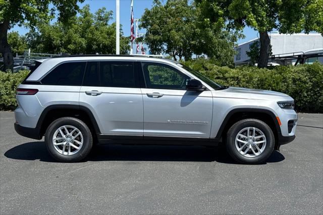 2026 Jeep Grand Cherokee GRAND CHEROKEE LAREDO X 4X4