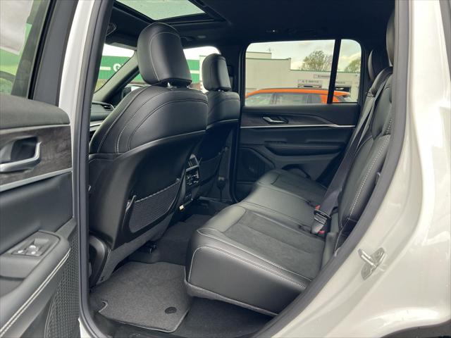 2026 Jeep Grand Cherokee Altitude 4x4