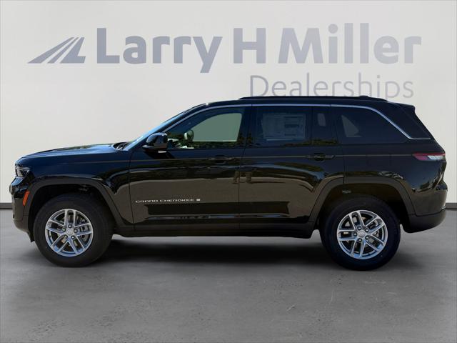 2026 Jeep Grand Cherokee GRAND CHEROKEE LAREDO X 4X4