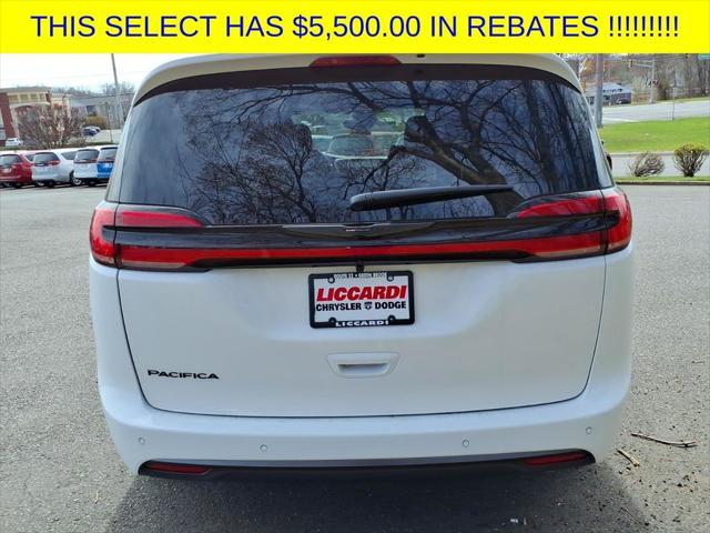 2026 Chrysler Pacifica Select