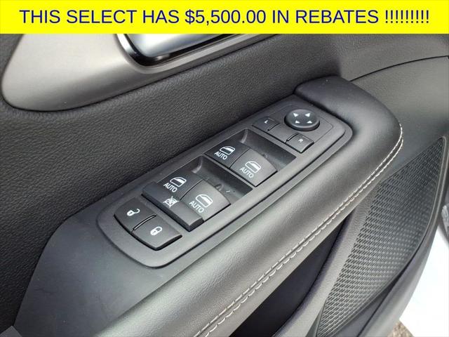 2026 Chrysler Pacifica Select