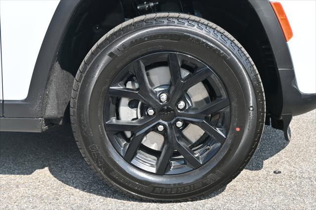 2026 Jeep Grand Cherokee Altitude 4x2