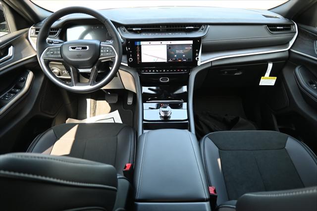 2026 Jeep Grand Cherokee Altitude 4x2
