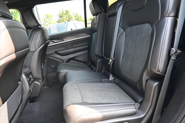 2026 Jeep Grand Cherokee Altitude 4x2