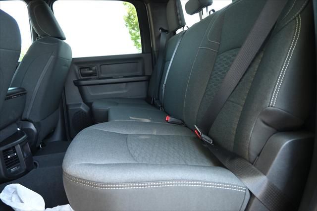 2026 Ram 2500 Black Express Crew Cab 4x4 6'4" Box