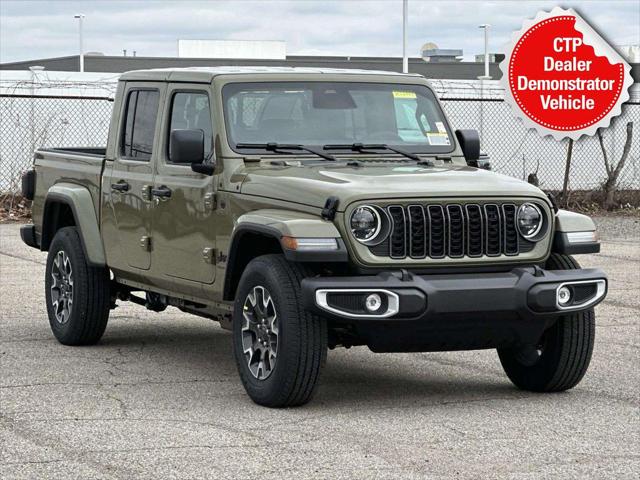 2026 Jeep Gladiator GLADIATOR SAHARA 4X4