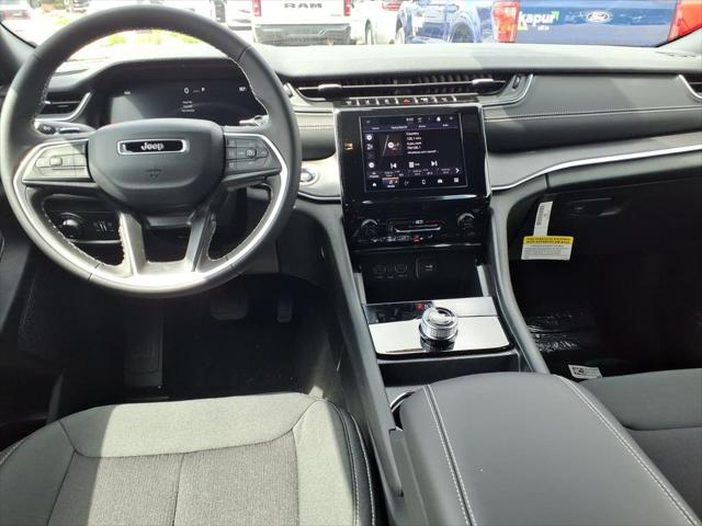 2026 Jeep Grand Cherokee Laredo 4x4