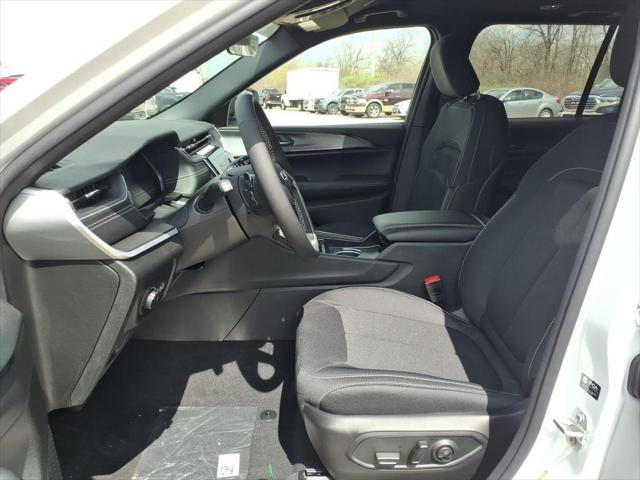 2026 Jeep Grand Cherokee Laredo 4x4
