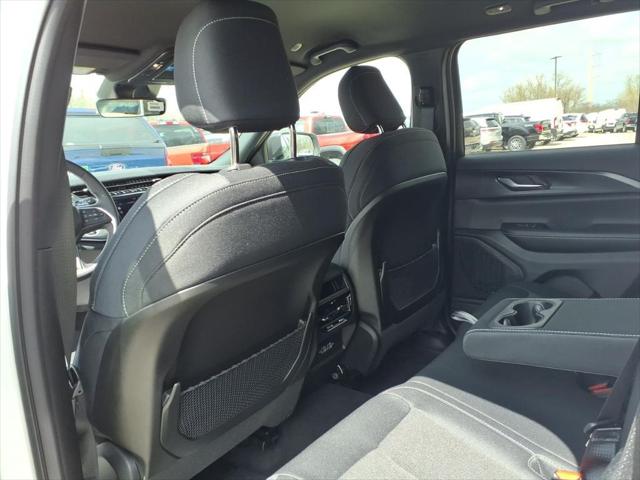 2026 Jeep Grand Cherokee Laredo 4x4