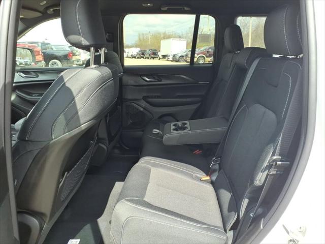 2026 Jeep Grand Cherokee Laredo 4x4