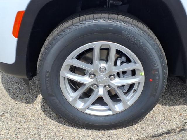 2026 Jeep Grand Cherokee Laredo 4x4