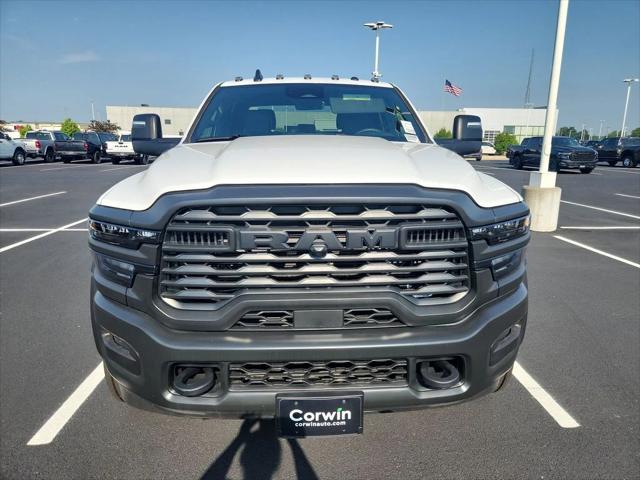 2026 RAM 5500 Chassis RAM 5500 TRADESMAN CHASSIS CREW CAB 4X4 60 CA