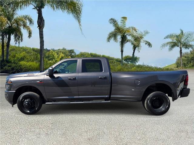2026 RAM Ram 3500 RAM 3500 TRADESMAN CREW CAB 4X4 8 BOX