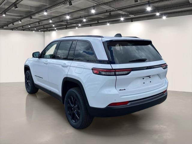 2026 Jeep Grand Cherokee GRAND CHEROKEE LAREDO ALTITUDE 4X4