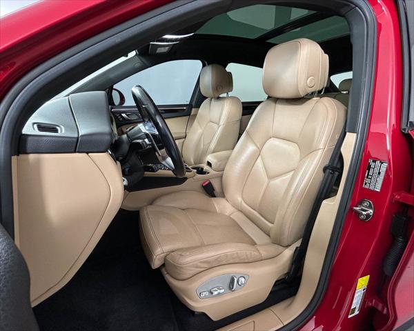 2020 Porsche Macan Unknown