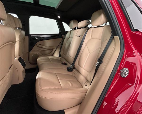 2020 Porsche Macan Unknown