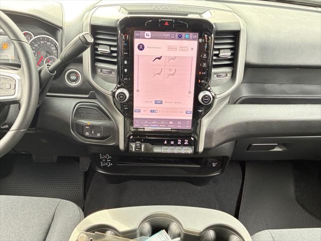 2026 RAM Ram 2500 RAM 2500 BLACK EXPRESS CREW CAB 4X4 64 BOX