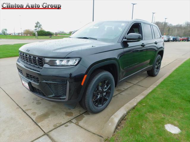 2026 Jeep Grand Cherokee Altitude 4x4 for sale in Clinton, IA