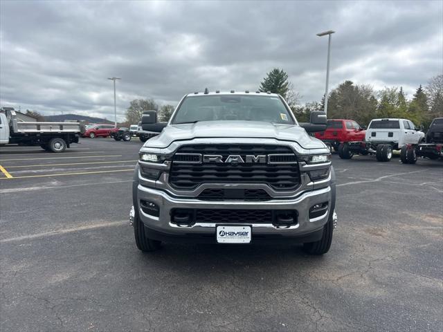 2026 RAM 5500 Chassis RAM 5500 TRADESMAN CHASSIS CREW CAB 4X4 60 CA