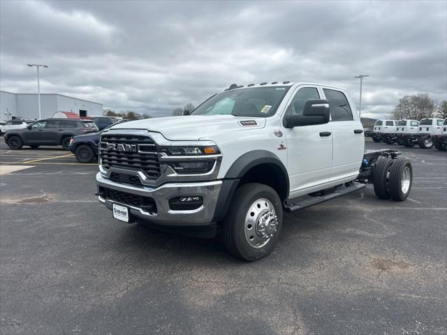 2026 RAM 5500 Chassis RAM 5500 TRADESMAN CHASSIS CREW CAB 4X4 60 CA