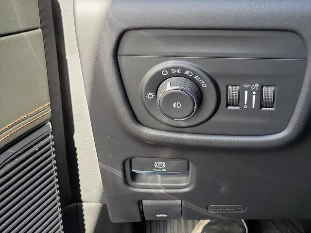 2026 Jeep Grand Cherokee Summit 4x4
