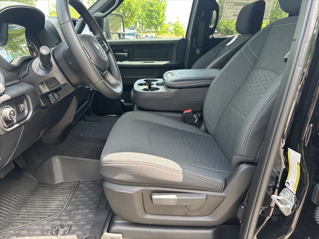 2026 Ram 2500 Black Express Crew Cab 4x4 6'4" Box