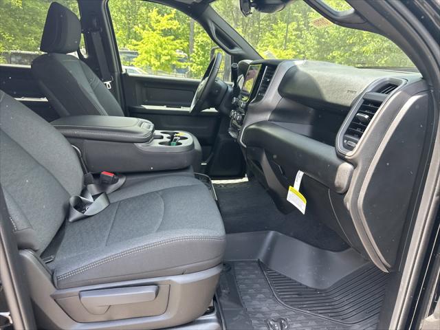 2026 Ram 2500 Black Express Crew Cab 4x4 6'4" Box