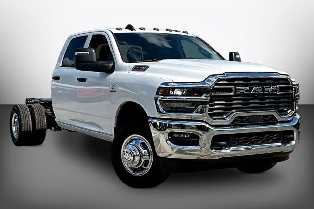 2026 RAM Ram 3500 Chassis Cab RAM 3500 TRADESMAN CREW CAB CHASSIS 4X4 60 CA