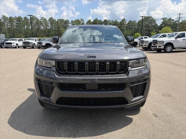 2026 Jeep Grand Cherokee Altitude 4x2