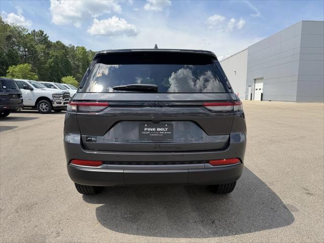 2026 Jeep Grand Cherokee Altitude 4x2