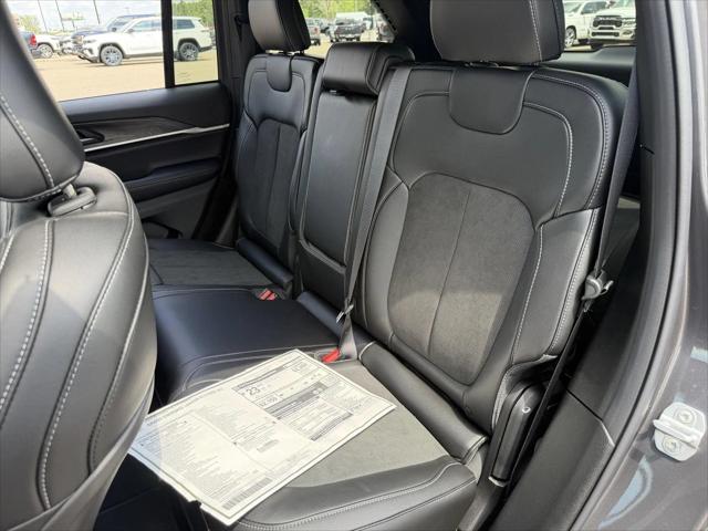 2026 Jeep Grand Cherokee Altitude 4x2