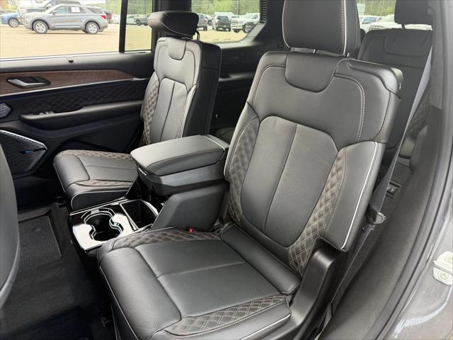 2026 Jeep Grand Cherokee Summit 4x4